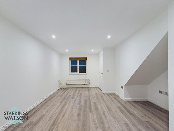 4 Bedroom Town House To Rent In Cutters Row, Norwich, NR3