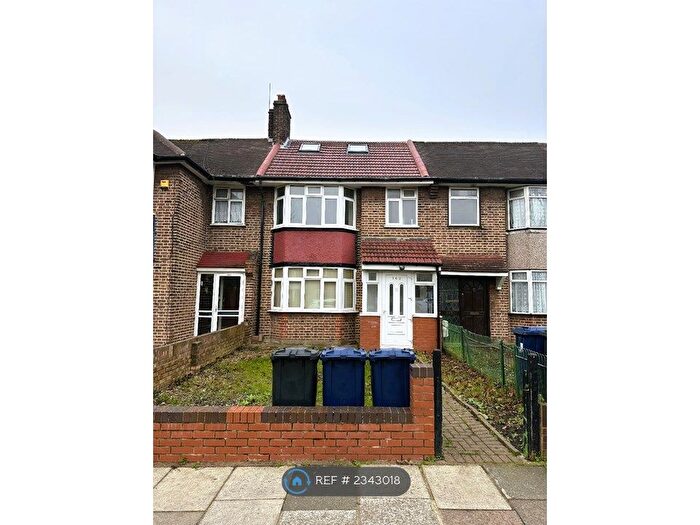 5 Bedroom Terraced House To Rent In Horsenden Lane South, Perivale, UB6
