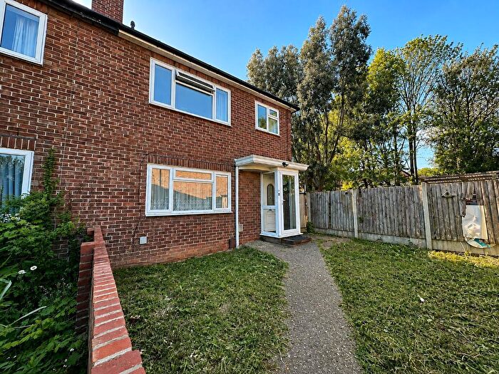 3 Bedroom Semi-Detached House To Rent In Horsecroft Close, Orpington, Kent, BR6
