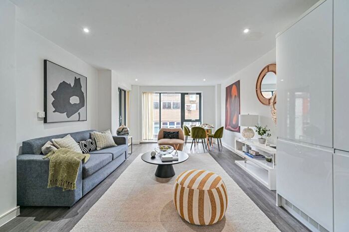 2 Bedroom Flat For Sale In Polytechnic Street, Woolwich, London, SE18