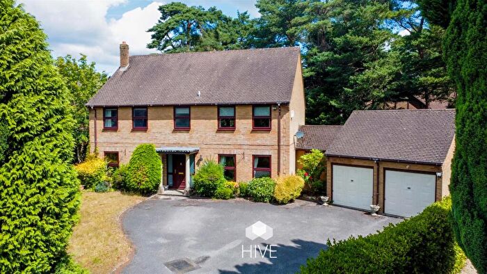 4 Bedroom Detached House For Sale In Davids Lane, Ringwood, BH24
