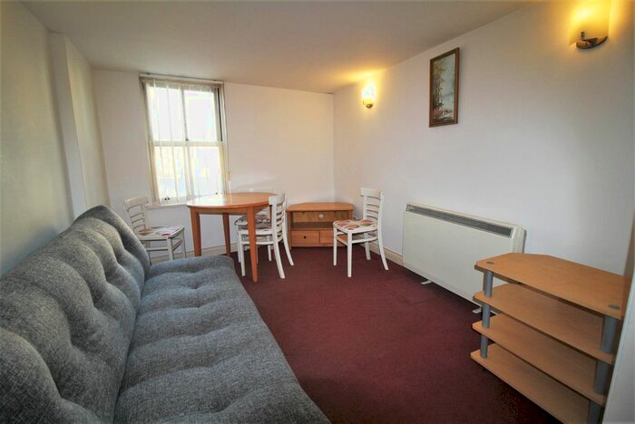 1 Bedroom Flat To Rent In New Bridge Street, Exeter, EX4