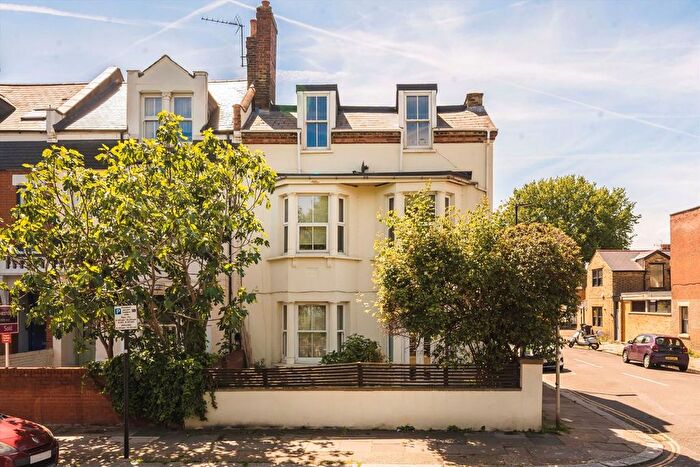 1 Bedroom Flat To Rent In Chiswick Lane, Chiswick, W4