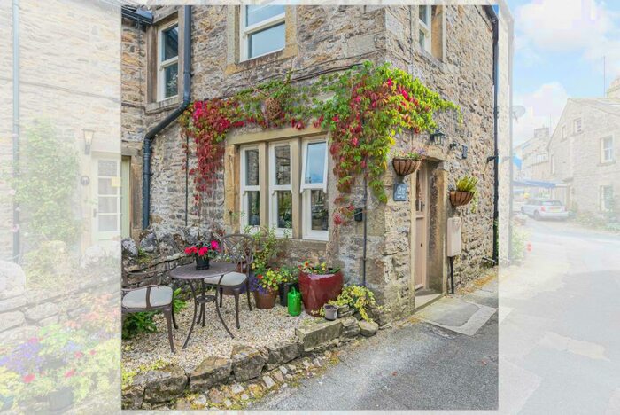 2 Bedroom House For Sale In Brown Fold, Grassington, Skipton, North Yorkshire, BD23