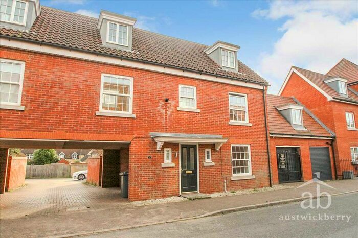 4 Bedroom Semi-Detached House To Rent In Quantrill Terrace, Kesgrave, Ipswich IP5