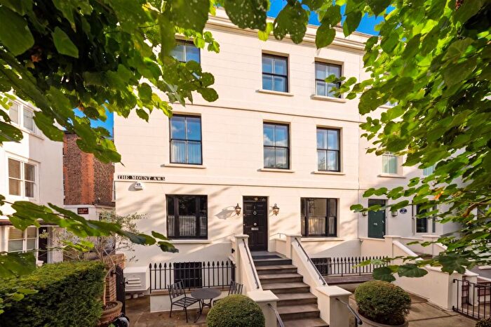 3 Bedroom Semi-Detached House For Sale In The Mount, London, NW3