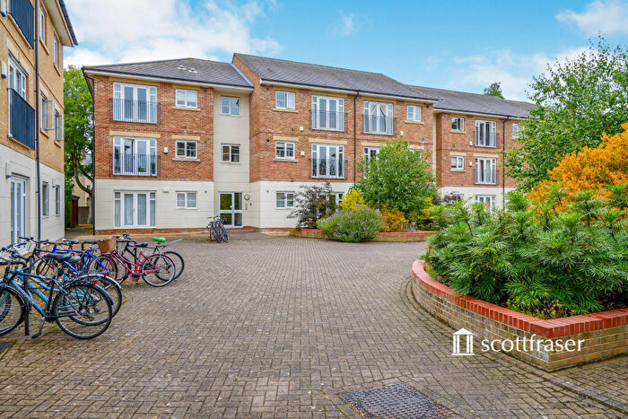 2 Bedroom Apartment To Rent In Grandpont Place, OX1