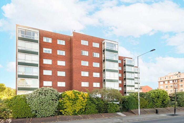2 Bedroom Flat To Rent In Portsmouth Road, Surbiton, KT6