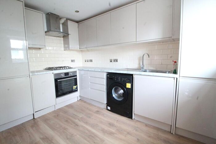 2 Bedroom Semi Detached House To Rent In Beulah Road, Thornton Heath, CR7