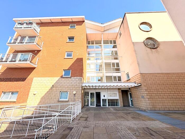 1 Bedroom Flat To Rent In Lynton Court Century Wharf, Chandlery Way, Cardiff Bay, CF10