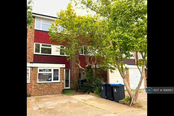 5 Bedroom Terraced House To Rent In Howard Road, Surbiton, KT5