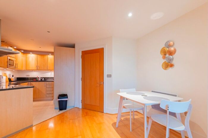 1 Bedroom Flat To Rent In St. George Wharf, London, SW8