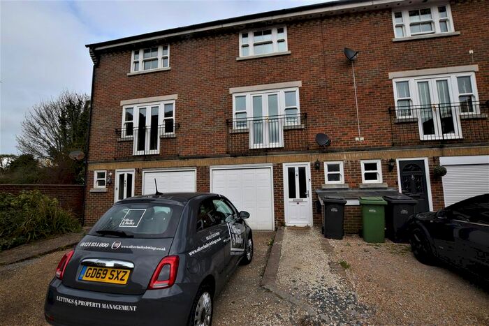 4 Bedroom Terraced House To Rent In Speckled Wood, Hastings, TN35