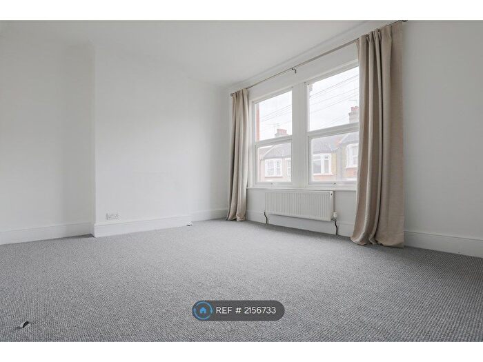 2 Bedroom Terraced House To Rent In Bostall Lane, London, SE2