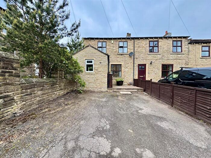 3 Bedroom Cottage For Sale In Wakefield Road, Dalton, Huddersfield, HD5