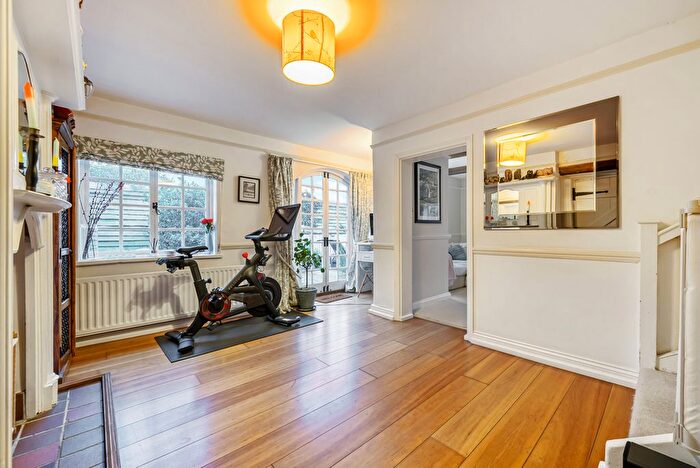 3 Bedroom End Of Terrace House For Sale In Hill Cottages, Milley Lane, Hare Hatch, Berkshire, RG10