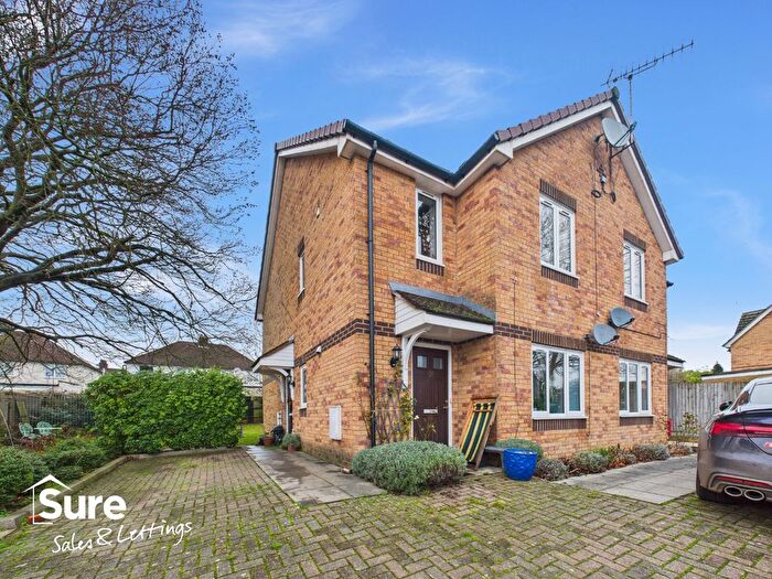 1 Bedroom Maisonette For Sale In Sempill Road, Hemel Hempstead, Hertfordshire, HP3