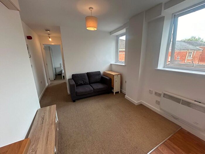 1 Bedroom Flat To Rent In Herbert Street, Redditch, Worcestershire, B98