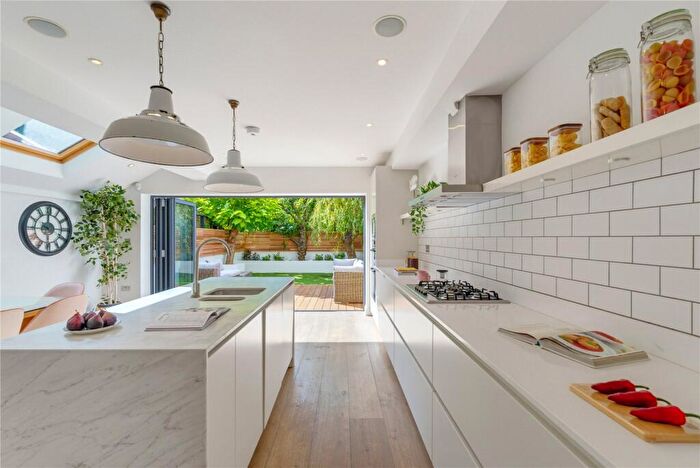 5 Bedroom Terraced House For Sale In Wroughton Road, SW11