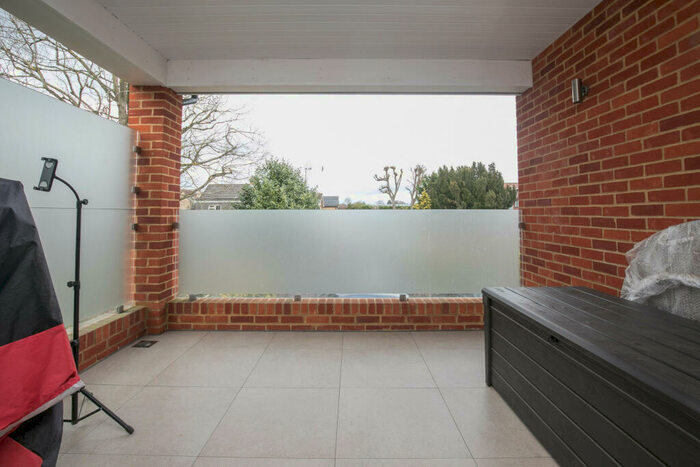 2 Bedroom Flat To Rent In The Exchange, Farnham Common, SL2