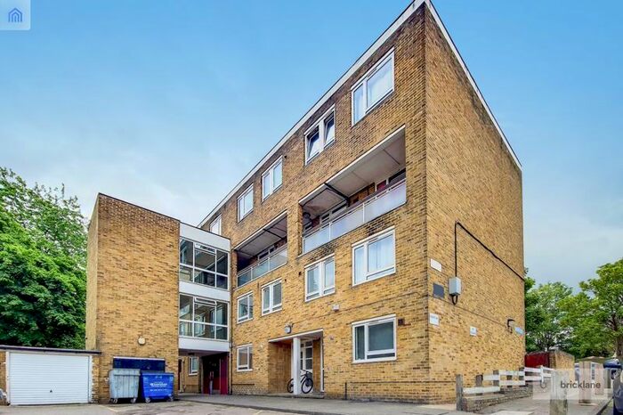 3 Bedroom Flat To Rent In Polecroft Lane, London, SE6