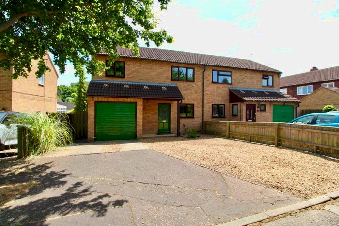 3 Bedroom Semi-Detached House To Rent In Ferryview, Orton Wistow, Peterborough, PE2