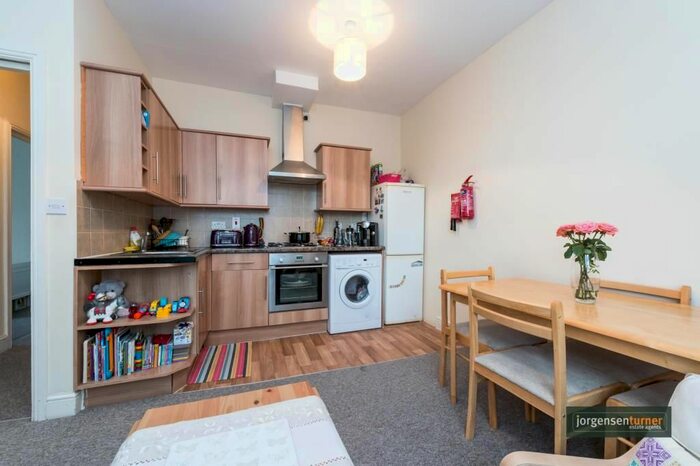 2 Bedroom Flat To Rent In Allison Road, Flat C, Acton, London, W3