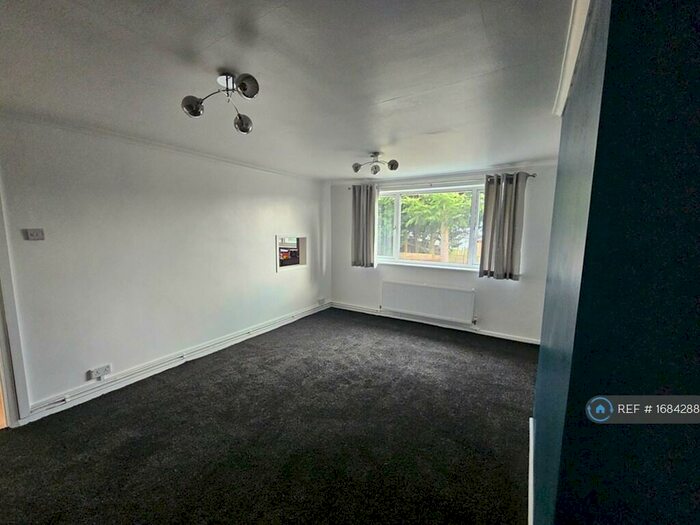 2 Bedroom Maisonette To Rent In Falcon Avenue, Coventry, CV3