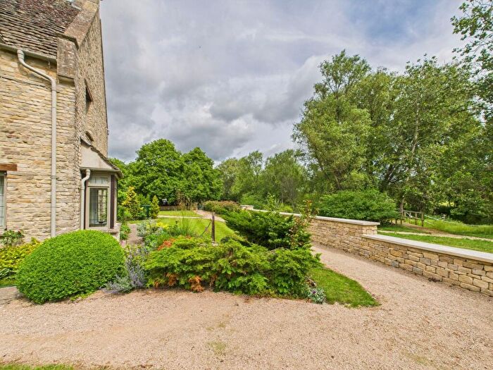 2 Bedroom Cottage For Sale In Prebendal Court, Station Road, Shipton-under-Wychwood, OX7