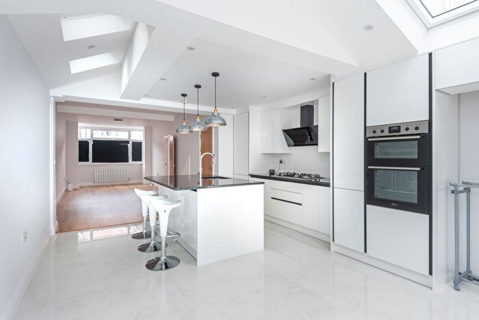 5 Bedroom Terraced House To Rent In Harcourt Road, London, E15