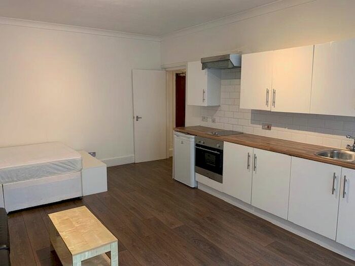 Studio To Rent In Lambolle Road, London, NW3