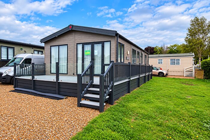2 Bedroom Bungalow For Sale In Wayside Caravan Park, Way Hill, Minster, Ramsgate, CT12