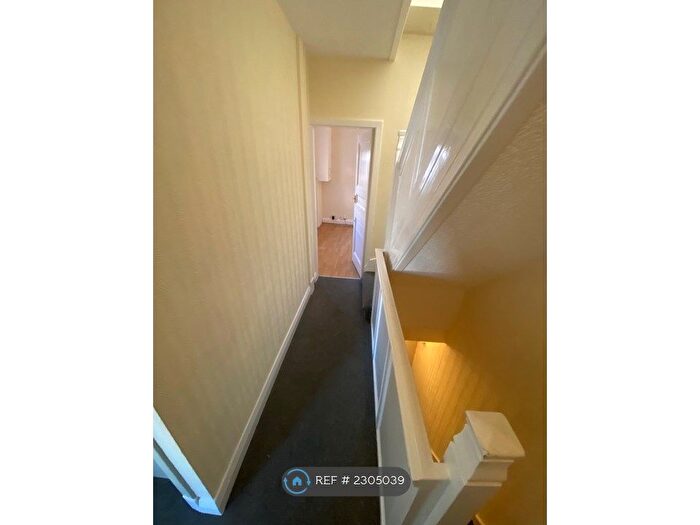 2 Bedroom Flat To Rent In Brownhill Drive, Blackburn, BB1