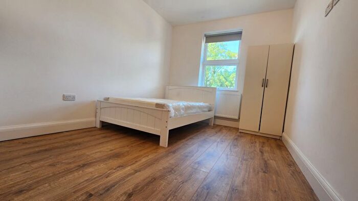Property To Rent In Hertford Road, Enfield, EN3