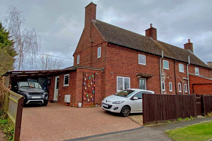 3 Bedroom Semi-Detached House For Sale In Park View, Crowmarsh Gifford, OX10