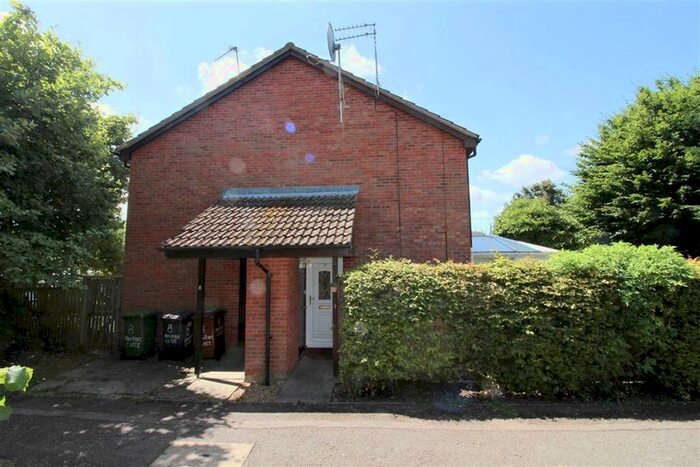 1 Bedroom Property To Rent In Hawkins Close, Borehamwood, Herts, WD6