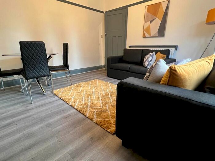 4 Bedroom Detached House To Rent In Foxhall House, Foxhall Road, Nottingham, Nottinghamshire, NG7