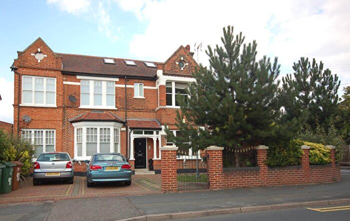2 Bedroom Apartment For Sale In Endlebury Road, London, E4