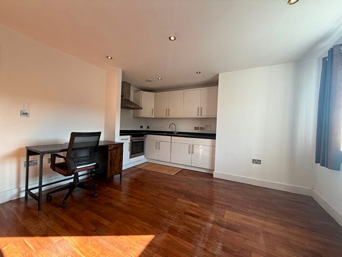 1 Bedroom Flat To Rent In Park Road, Cheam, SM3