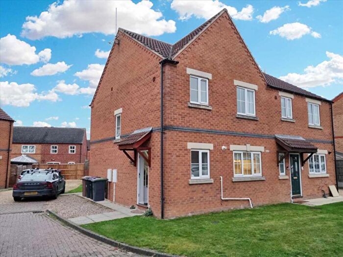 3 Bedroom Semi-Detached House To Rent In Curlew Way, Sleaford, NG34