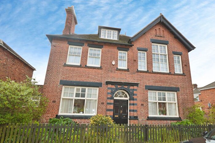 4 Bedroom Detached House For Sale In Regent Street, Church Gresley, Swadlincote, Derbyshire, DE11