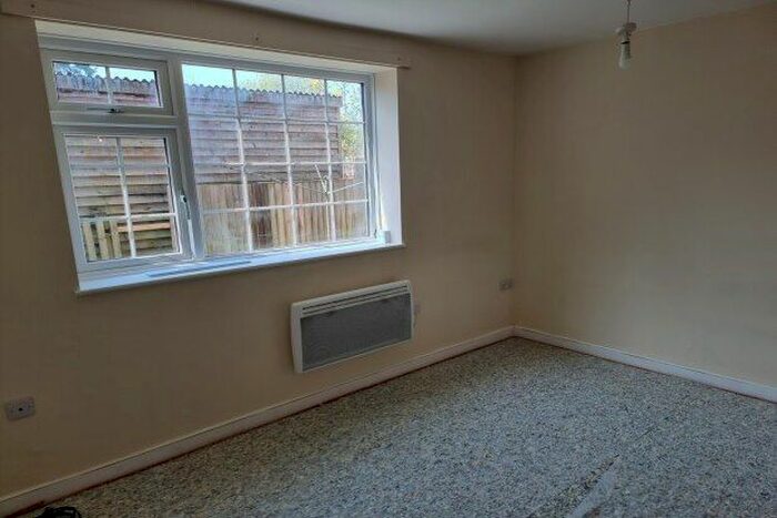 Studio To Rent In Kennington Road, Ashford, TN24