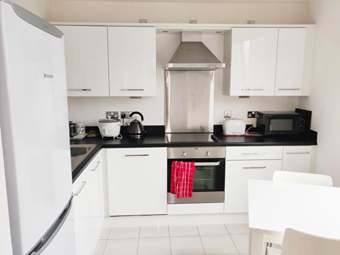 Flat To Rent In Hive, Masshouse Plaza, Birmingham, B5