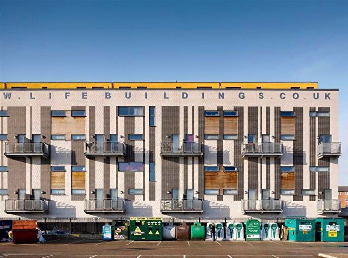 2 Bedroom Flat To Rent In Hulme High Street, Manchester, M15