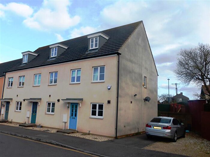 3 Bedroom House To Rent In College Way, BS34