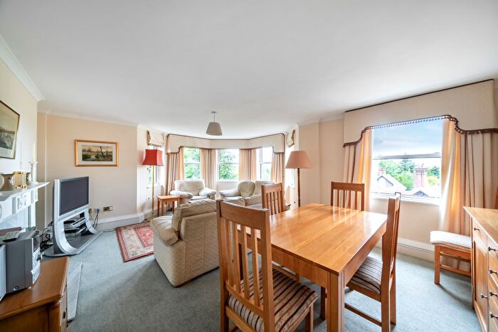 2 Bedroom Flat For Sale In Bishops Down Road, Tunbridge Wells, TN4