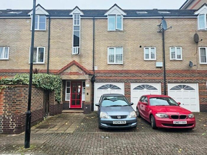 1 Bedroom Flat To Rent In Ambassador Gardens, London, E6