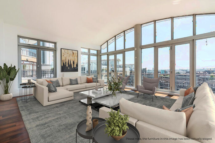 3 Bedroom Flat For Sale In Star Place, London, E1W