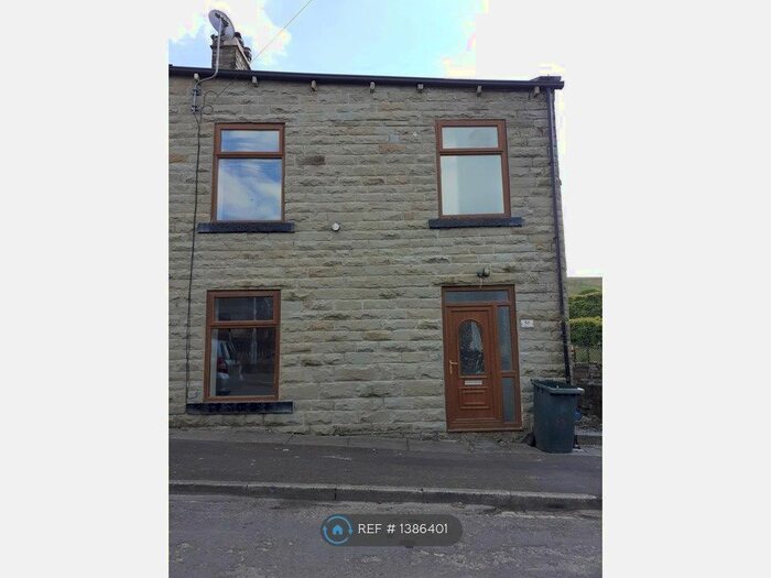 2 Bedroom End Of Terrace House To Rent In Cutler Lane, Bacup, OL13