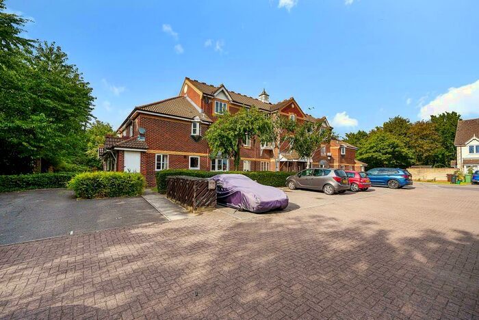 2 Bedroom Apartment To Rent In Didcot, Oxfordshire, OX11